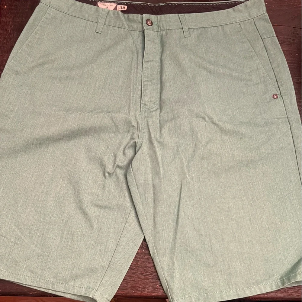 Volcom men’s shorts green size 38 - Picture 1 of 6